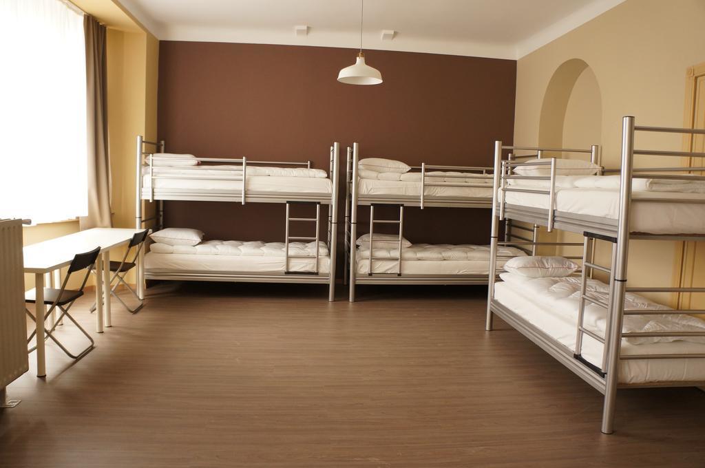 Es Hostel Saint-Gilles Luaran gambar