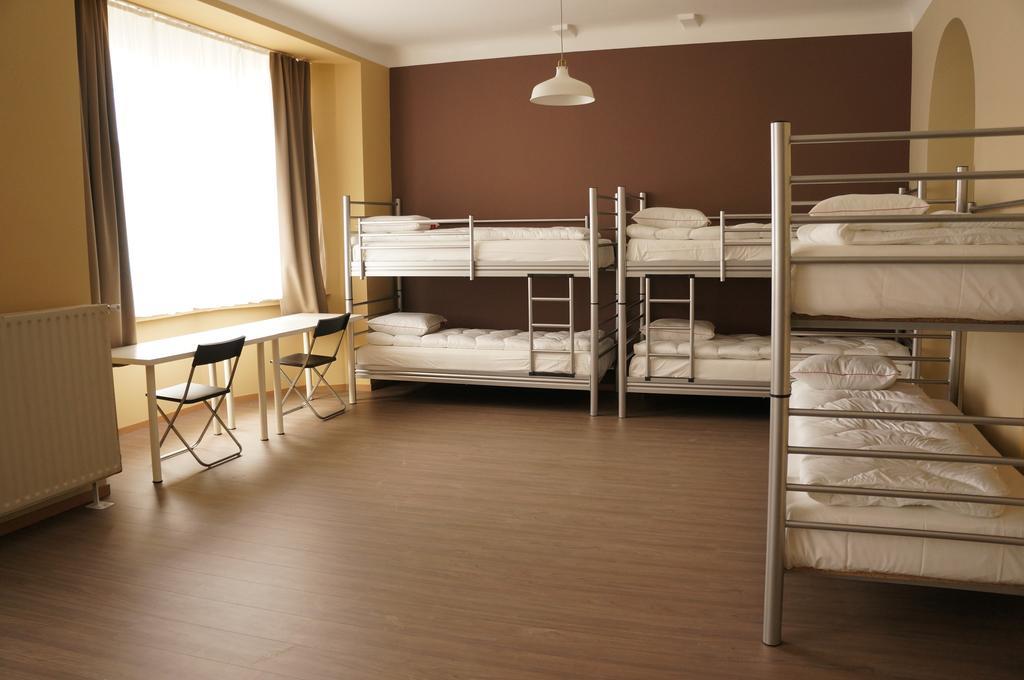 Es Hostel Saint-Gilles Luaran gambar