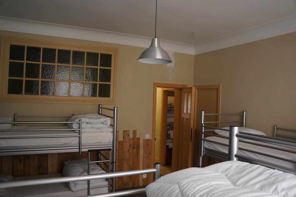 Es Hostel Saint-Gilles Luaran gambar