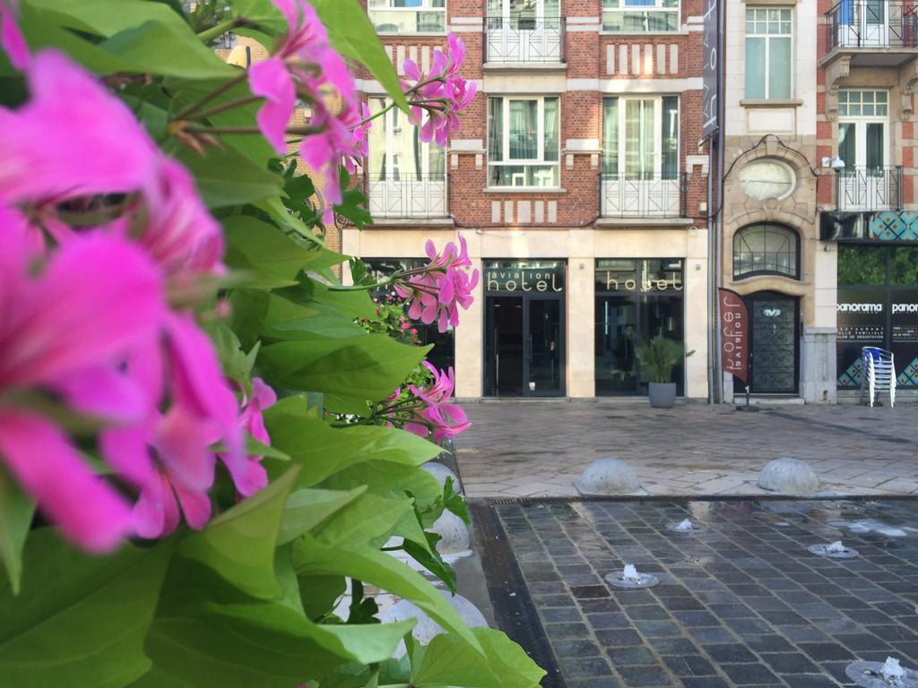 Es Hostel Saint-Gilles Luaran gambar