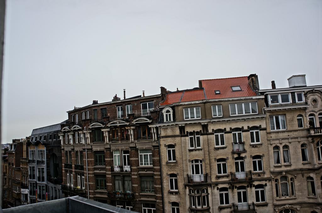 Es Hostel Saint-Gilles Luaran gambar
